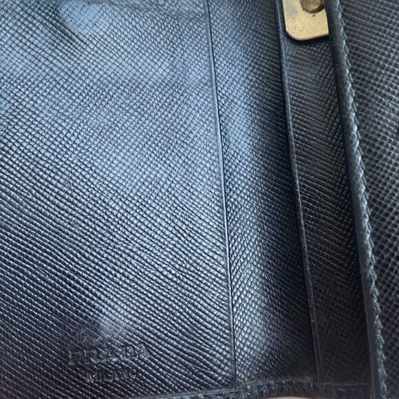 Prada Saffiano 6-ring key case - Picture 10 of 10